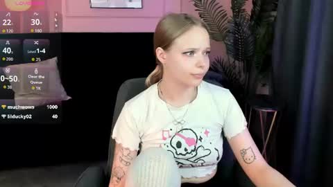 Snapshot of sweet_lucile chatting on June 10, 2026, 6:40 pm Lucy online show from June 10, 2026, 6:40 pm