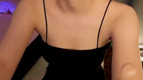 Snapshot of sweet_lynx chatting on June 8, 2026, 5:02 pm Lana online show from June 8, 2026, 5:02 pm