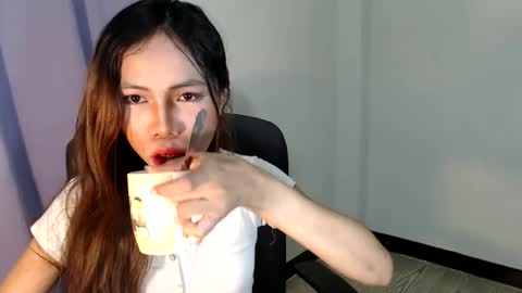 Maleia online show from February 6, 2025, 7:29 pm