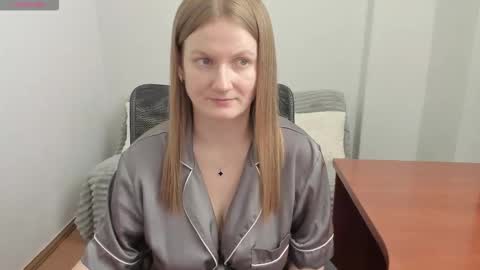 Mila online show from March 17, 2026, 6:22 pm