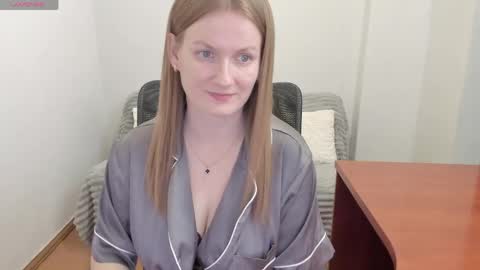 Mila online show from April 20, 2026, 4:10 pm