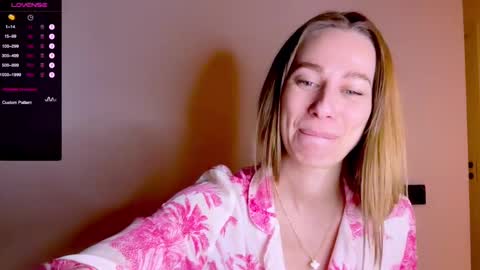 Mia online show from March 2, 2025, 3:59 pm