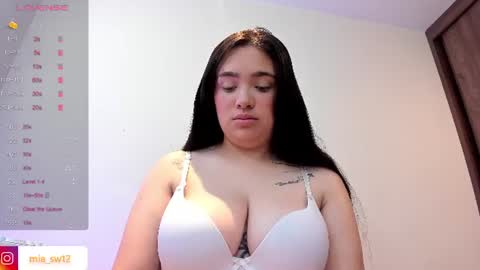 Snapshot of sweet_miiaa chatting on July 28, 2026, 3:43 pm Mia Johns online show from July 28, 2026, 3:43 pm