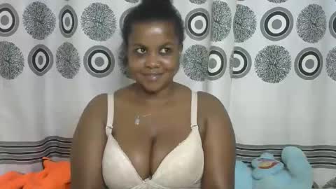 sweet_moh8 online show from October 30, 2025, 10:43 pm