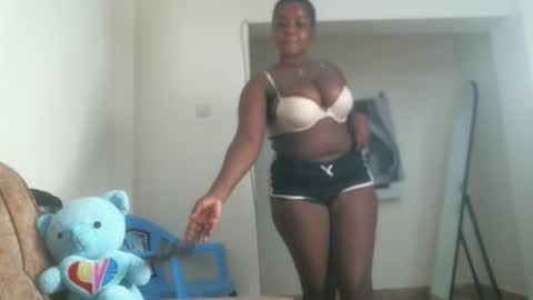 sweet_moh8 online show from November 6, 2025, 4:41 pm