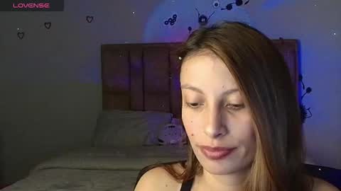 sweet_moon_v_ online show from January 9, 2026, 11:28 pm