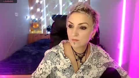 sweet_n_strong online show from November 21, 2025, 7:40 am