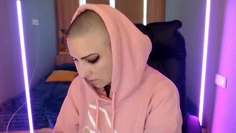 sweet_n_strong online show from April 13, 2026, 5:13 am