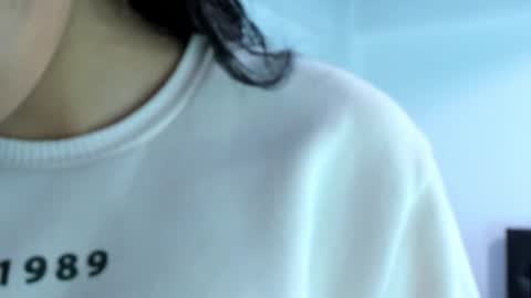 Nhaomy online show from November 5, 2025, 7:36 pm