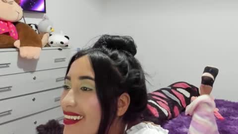 Nhaomy online show from February 3, 2026, 6:22 am