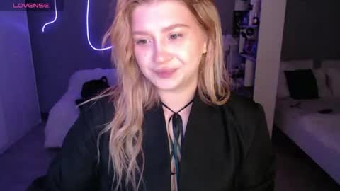 Snapshot of sweet_nicole_333 chatting on May 30, 2026, 6:49 pm sweet_nicole_333 online show from May 30, 2026, 6:49 pm