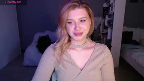 Snapshot of sweet_nicole_333 chatting on June 10, 2026, 10:03 am sweet_nicole_333 online show from June 10, 2026, 10:03 am