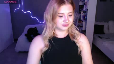 Snapshot of sweet_nicole_333 chatting on June 12, 2026, 7:51 am sweet_nicole_333 online show from June 12, 2026, 7:51 am