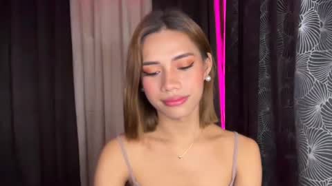 sweet_nikki03 online show from November 11, 2025, 7:36 pm