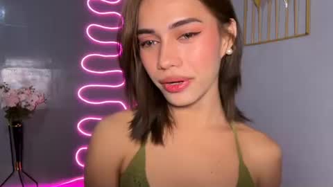 Snapshot of sweet_nikki03 chatting on April 18, 2026, 8:40 am sweet_nikki03 online show from April 18, 2026, 8:40 am