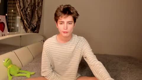 kira online show from March 3, 2025, 7:06 pm