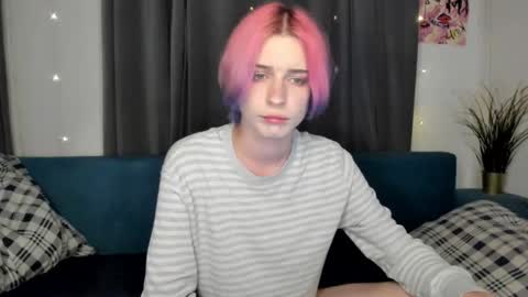 kira online show from September 15, 2025, 8:42 pm