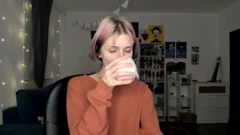 kira online show from February 8, 2026, 5:05 pm