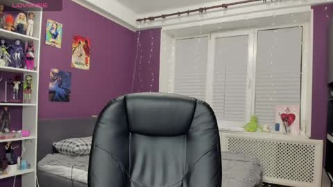 Snapshot of sweet_peach__ chatting on May 16, 2026, 8:29 pm kira online show from May 16, 2026, 8:29 pm