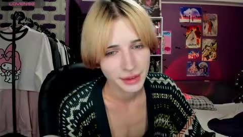 Snapshot of sweet_peach__ chatting on July 28, 2026, 6:42 pm kira online show from July 28, 2026, 6:42 pm
