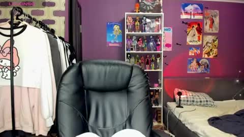 Snapshot of sweet_peach__ chatting on July 28, 2026, 8:52 pm kira online show from July 28, 2026, 8:52 pm