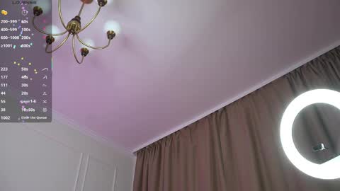 Snapshot of sweet_reverie chatting on May 20, 2026, 10:43 am Vanessa online show from May 20, 2026, 10:43 am