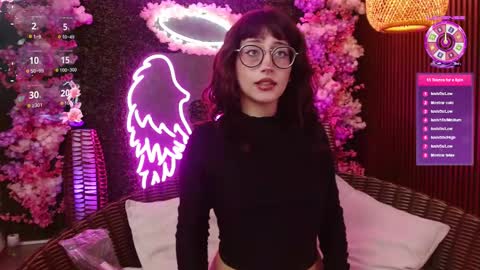 Roxanee online show from January 6, 2026, 2:32 pm