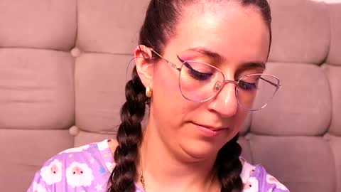 Sammy Lauren online show from November 20, 2025, 4:12 am