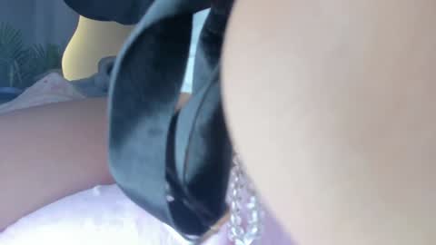 Adeline  online show from October 21, 2025, 12:39 pm