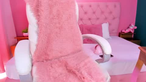 Yeileen online show from February 18, 2025, 4:05 pm