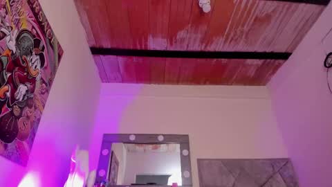          online show from October 19, 2025, 10:32 pm