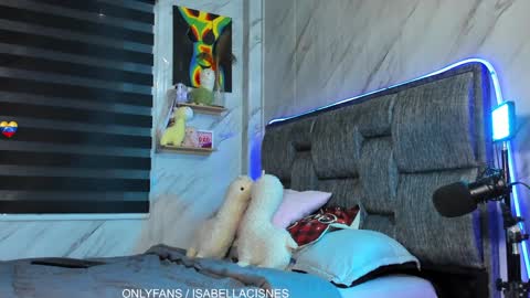 Isabella online show from January 10, 2025, 9:42 pm