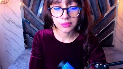 sweet_venus4 online show from March 12, 2025, 2:23 pm