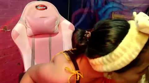 sweet_vina18 online show from November 4, 2025, 9:19 am