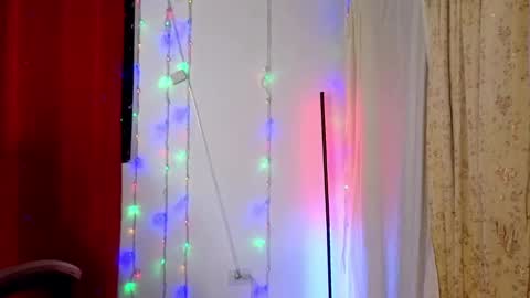 Snapshot of sweet_xuee18 chatting on January 18, 2025, 12:46 am Sweet online show from January 18, 2025, 12:46 am