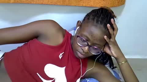 sweet_zarah online show from March 18, 2026, 4:48 am