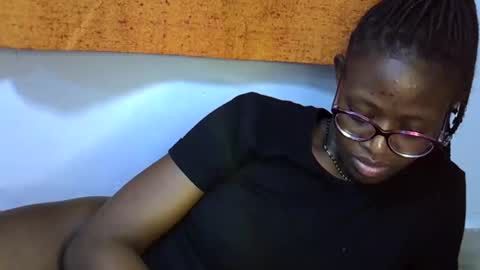 sweet_zarah online show from March 24, 2026, 5:07 pm