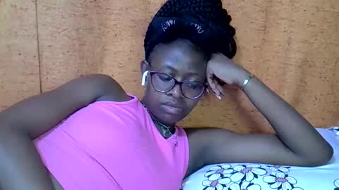 sweet_zarah online show from April 17, 2026, 6:44 pm