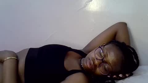 sweet_zarah online show from April 21, 2026, 2:51 am