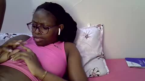 sweet_zarah online show from April 21, 2026, 4:34 pm