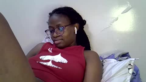 Snapshot of sweet_zarah chatting on April 26, 2026, 7:00 pm sweet_zarah online show from April 26, 2026, 7:00 pm