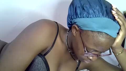 Snapshot of sweet_zarah chatting on May 3, 2026, 5:46 am sweet_zarah online show from May 3, 2026, 5:46 am