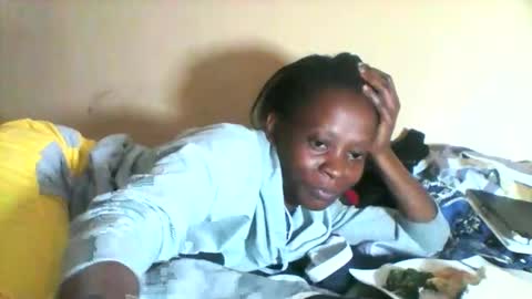 LIANAH online show from November 9, 2025, 5:44 pm