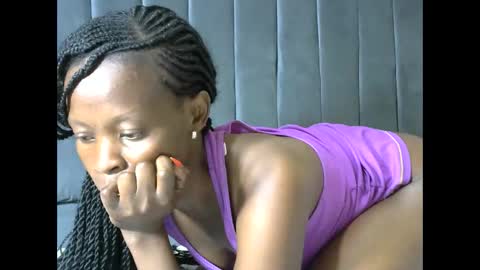 LIANAH online show from December 15, 2025, 6:12 pm