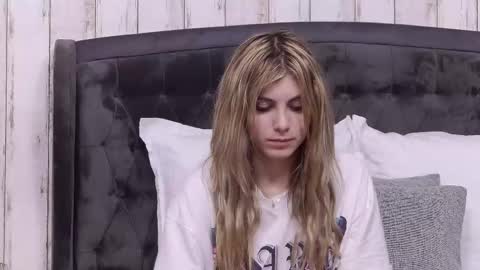 Anisia online show from September 15, 2025, 10:15 am