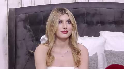 Anisia online show from October 17, 2025, 6:21 pm