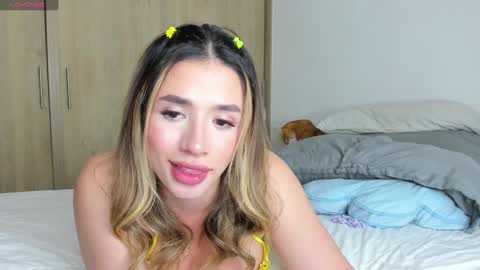 Camila online show from December 9, 2024, 11:13 pm