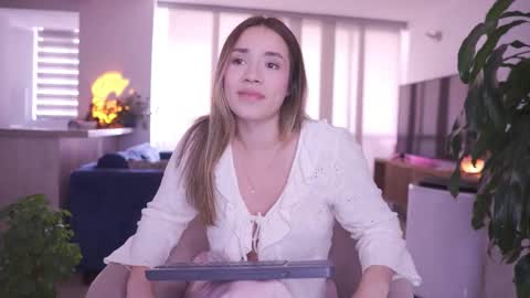 Camila online show from October 21, 2025, 7:36 pm