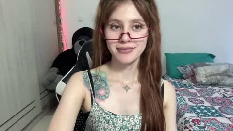 SweetAura0 0  online show from February 26, 2026, 11:04 pm