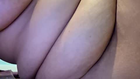 sweetbabe4u27 online show from November 6, 2025, 6:58 am